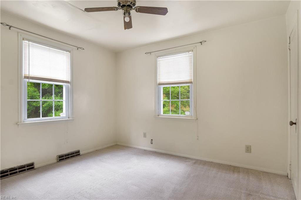 228 Oaktree Rd Property Photo 27