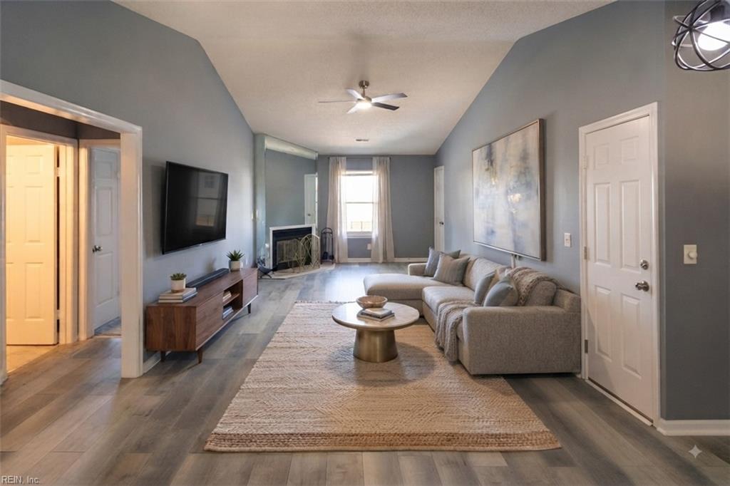 4831 Station House Ln Property Photo 4