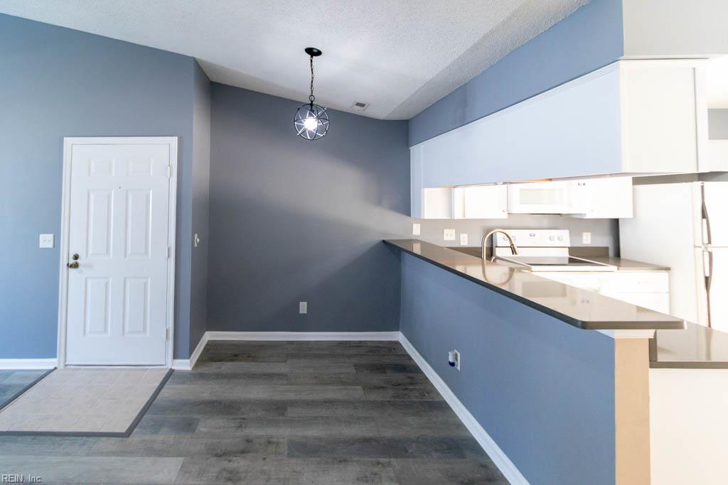 4831 Station House Ln Property Photo 5