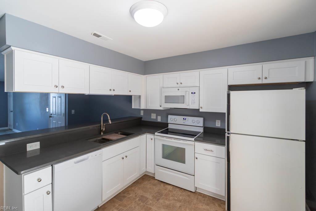 4831 Station House Ln Property Photo 14