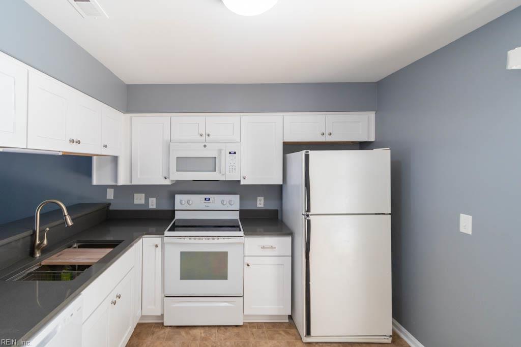 4831 Station House Ln Property Photo 15