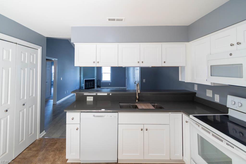 4831 Station House Ln Property Photo 16