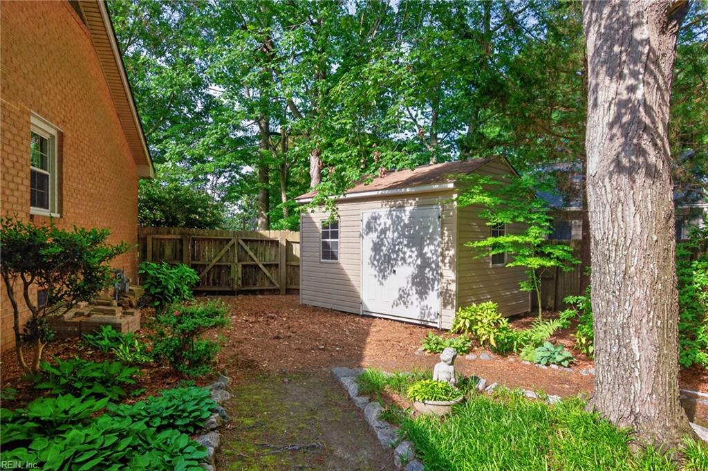 2000 Bay Breeze Ct Property Photo 13