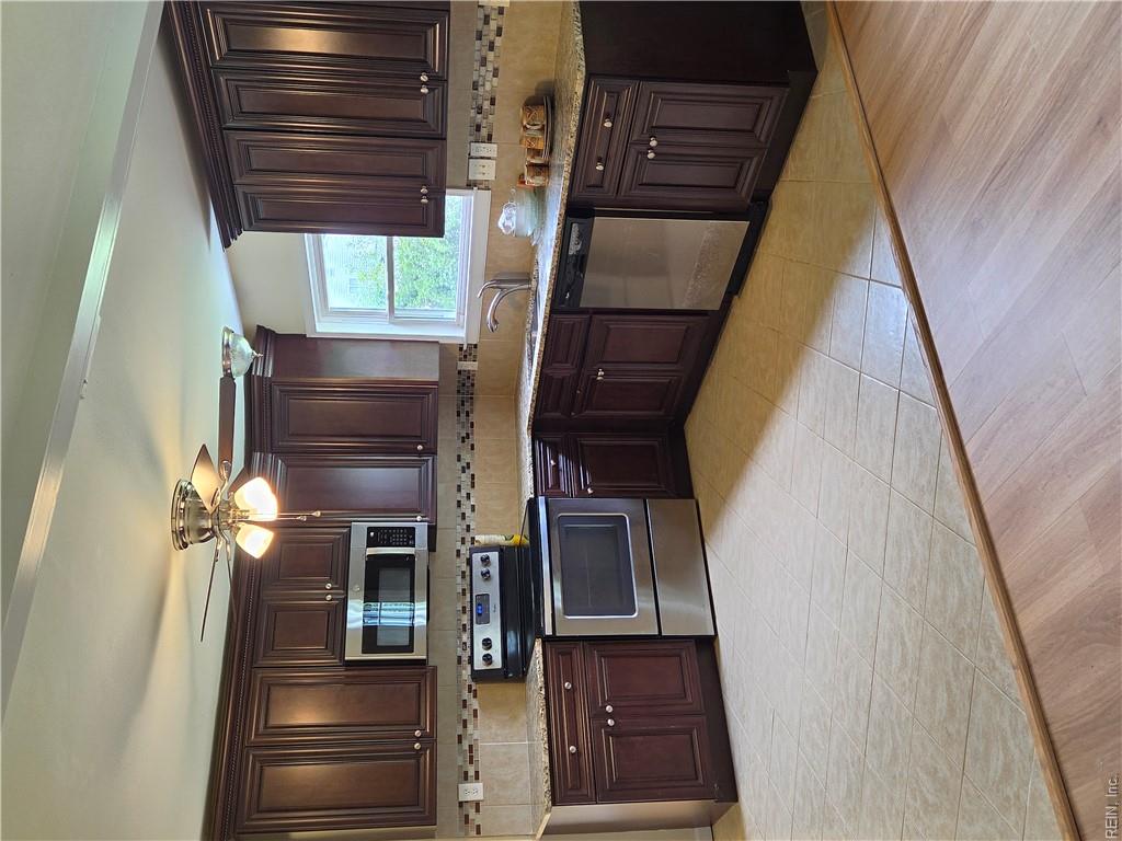 3232 Sir Meliot Dr Property Photo 15