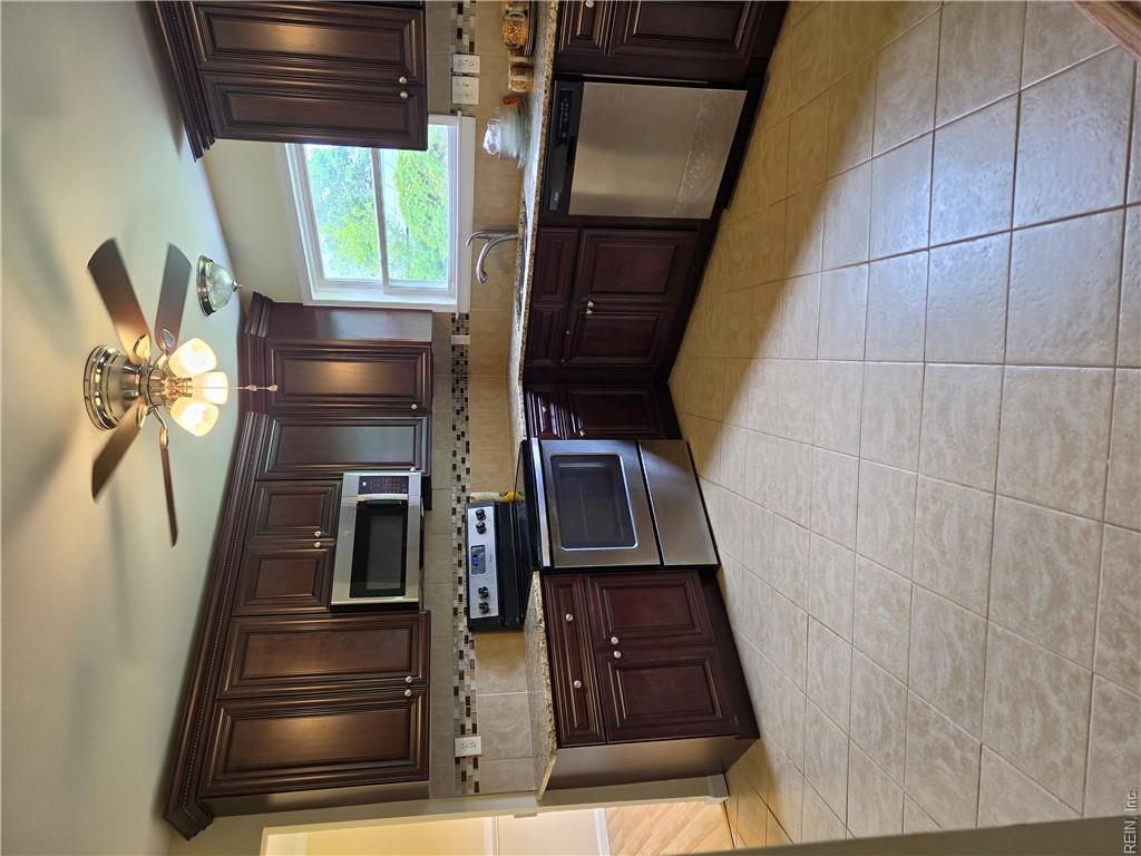 3232 Sir Meliot Dr Property Photo 17
