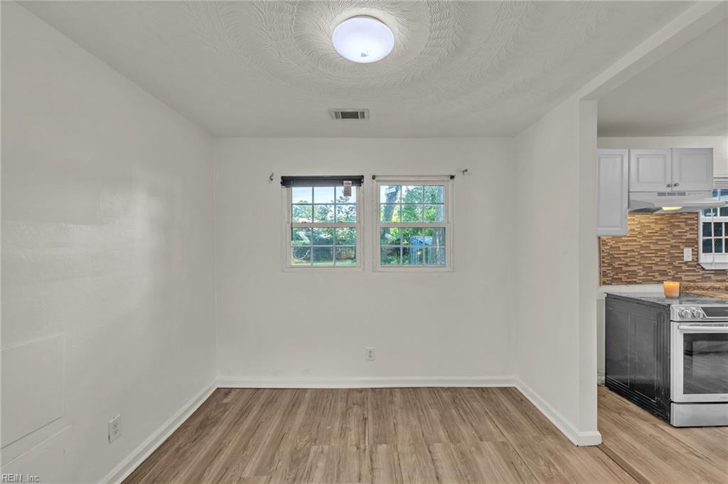 7 Red Barn Ct Property Photo 27