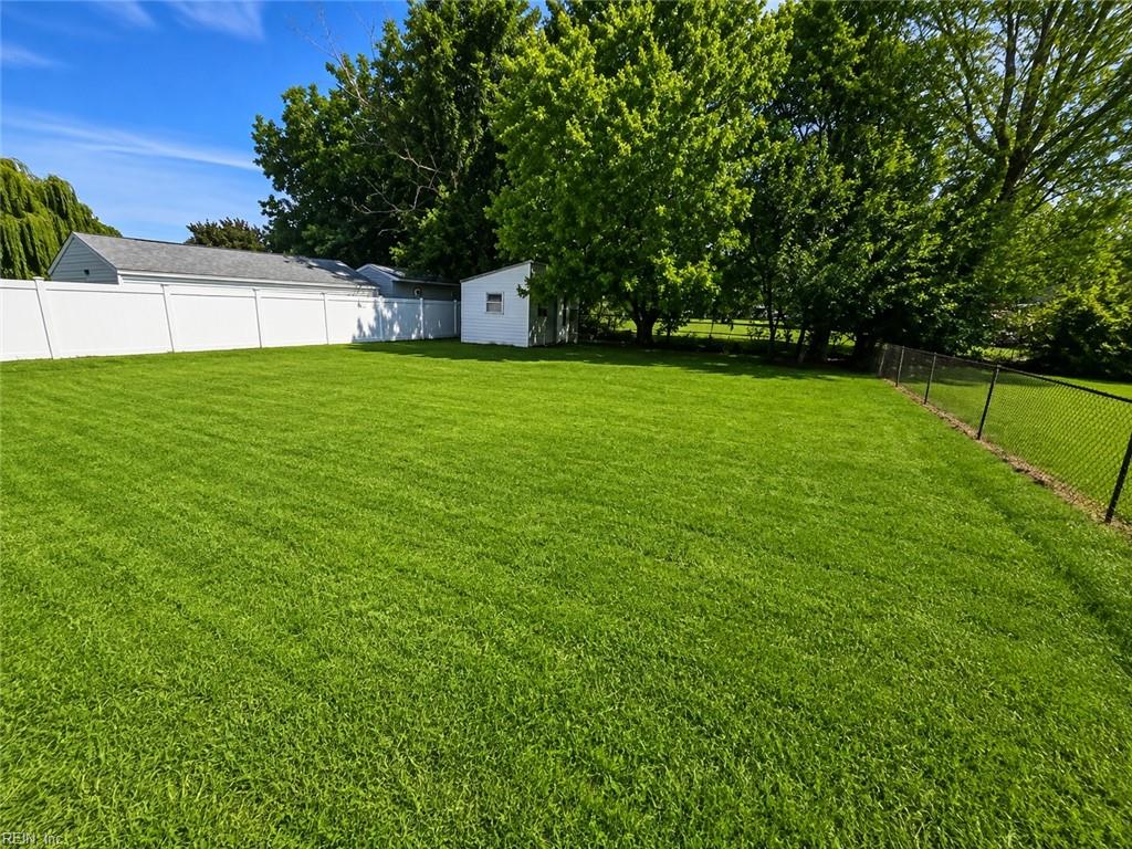 1808 Croyden Rd Property Photo 15