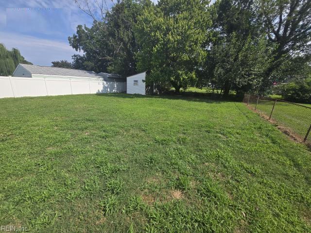 1808 Croyden Rd Property Photo 19