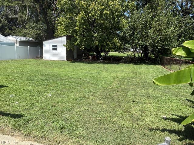 1808 Croyden Rd Property Photo 20