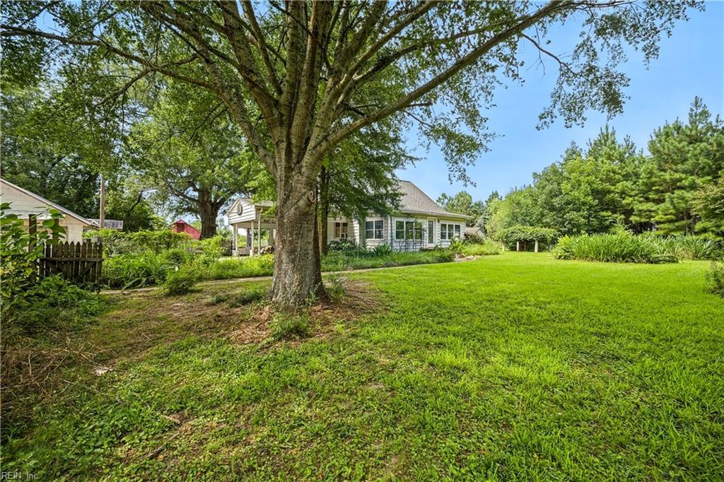 1303 Turnpike Rd Property Photo 2