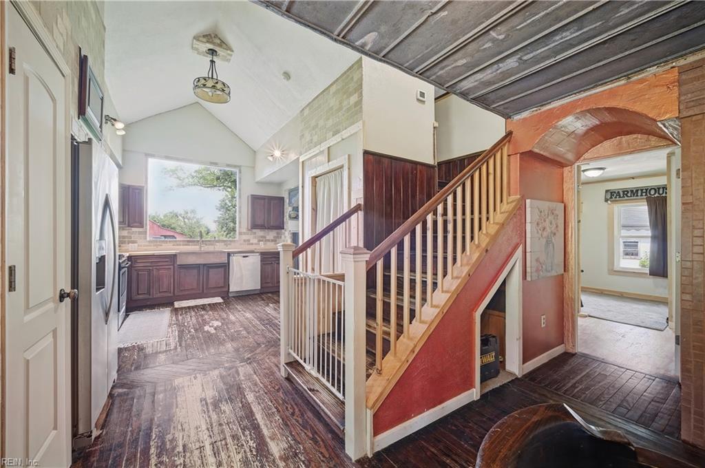 1303 Turnpike Rd Property Photo 6