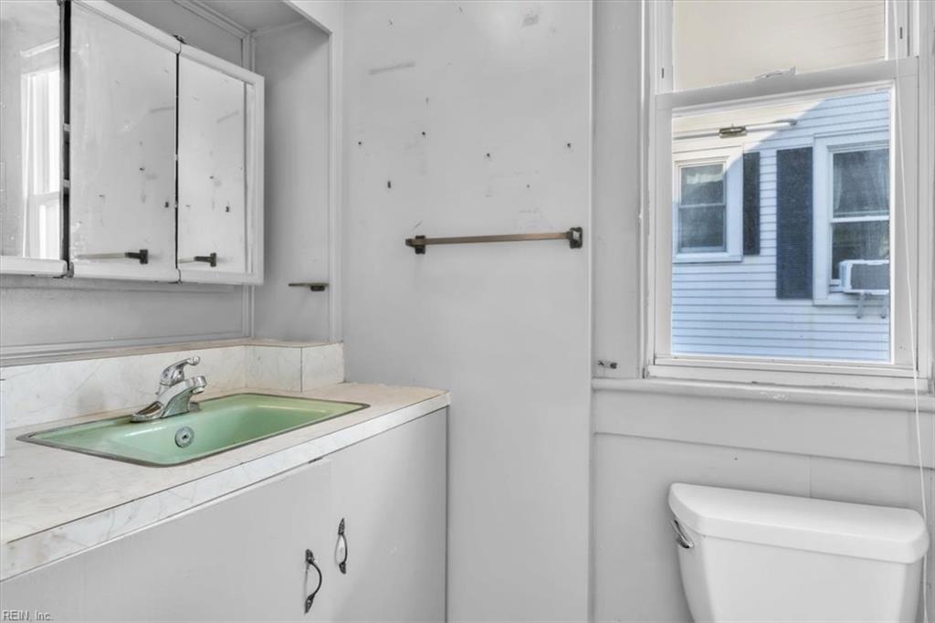 240 Lucile Ave Property Photo 13