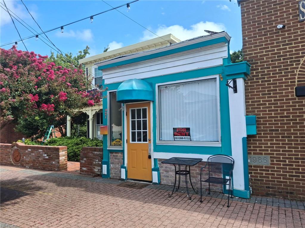 27 E Mellen St Property Photo 1