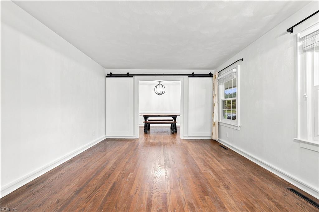 1032 Yardley Lndg Property Photo 4