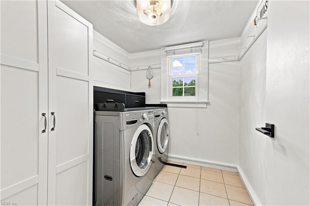 1032 Yardley Lndg Property Photo 9