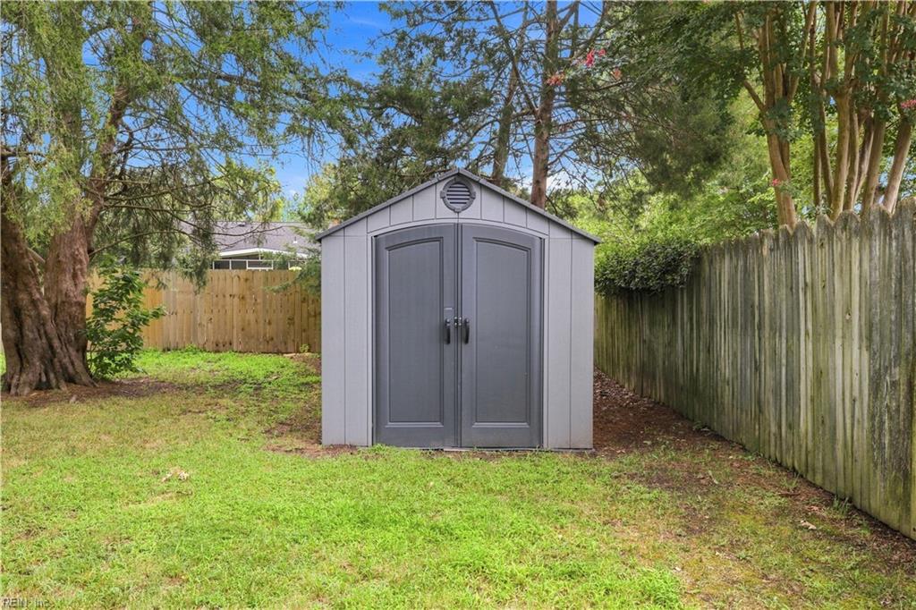 1032 Yardley Lndg Property Photo 29