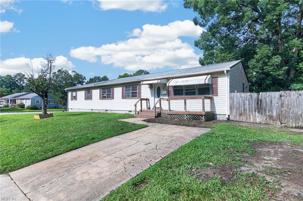 211 Mona Dr Property Photo 3