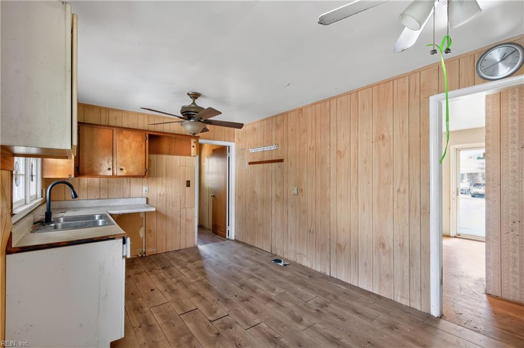 211 Mona Dr Property Photo 9