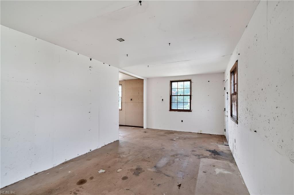 211 Mona Dr Property Photo 25