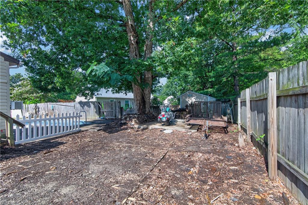 211 Mona Dr Property Photo 26