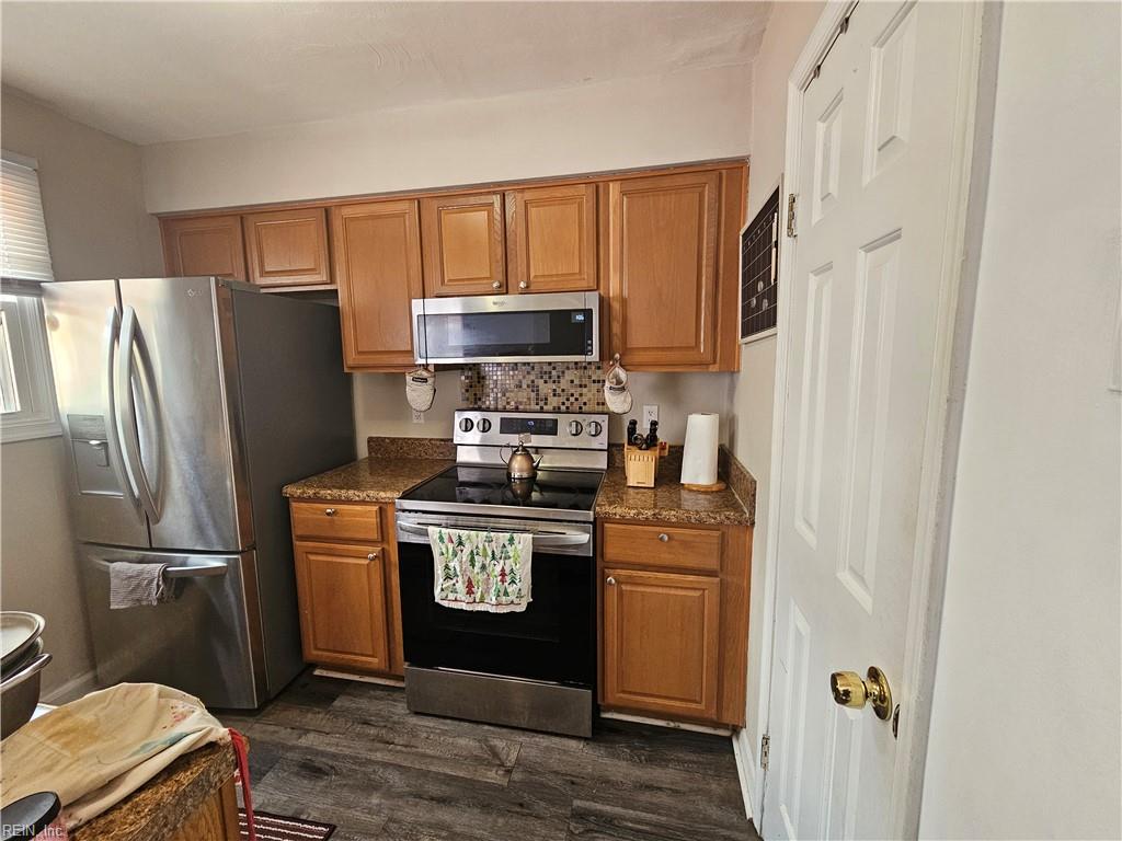 3202 Clover Rd E Property Photo 4