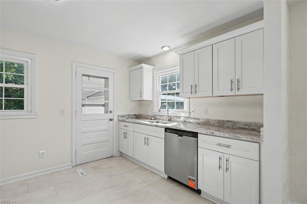 798 Old Oyster Point Rd Property Photo 14