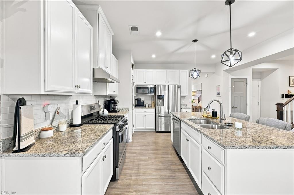 206 Green Lake Rd Property Photo 3