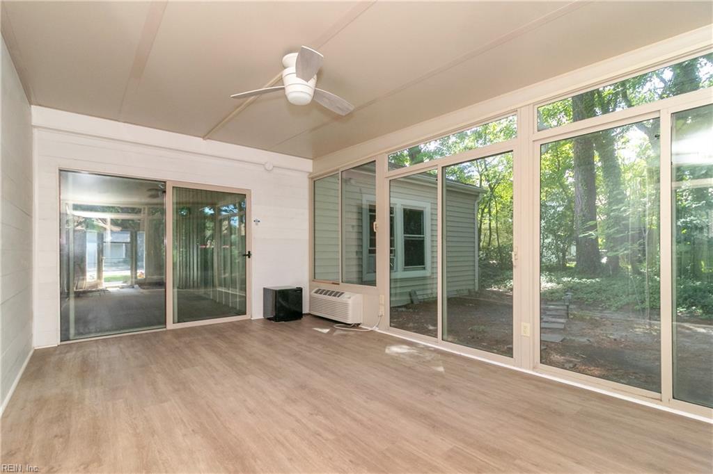 1553 Edgewater Dr Property Photo 5