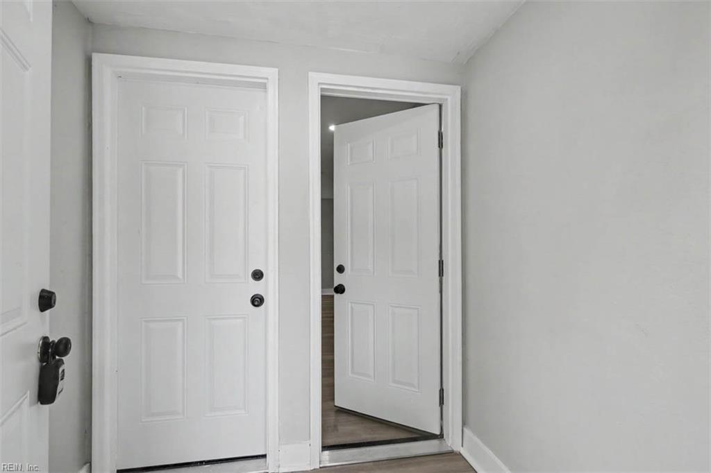 2520 Barre St Property Photo 4