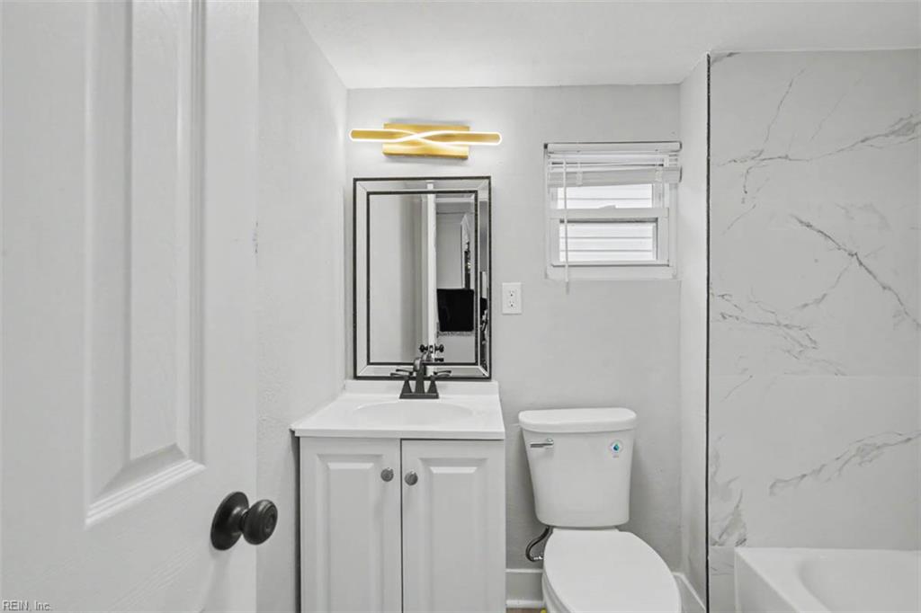 2520 Barre St Property Photo 16