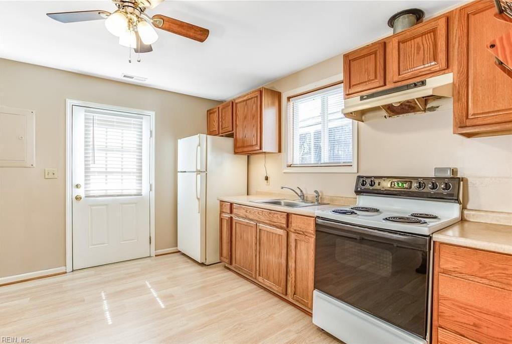 1804 Portlock Rd Property Photo 2