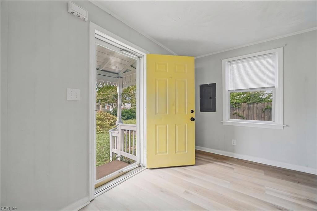 1512 Rolfe Pl Property Photo 6