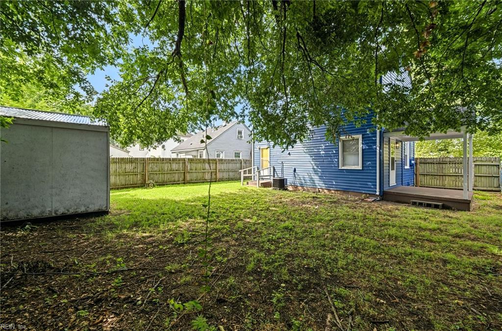 1512 Rolfe Pl Property Photo 23