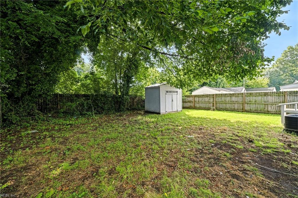 1512 Rolfe Pl Property Photo 24