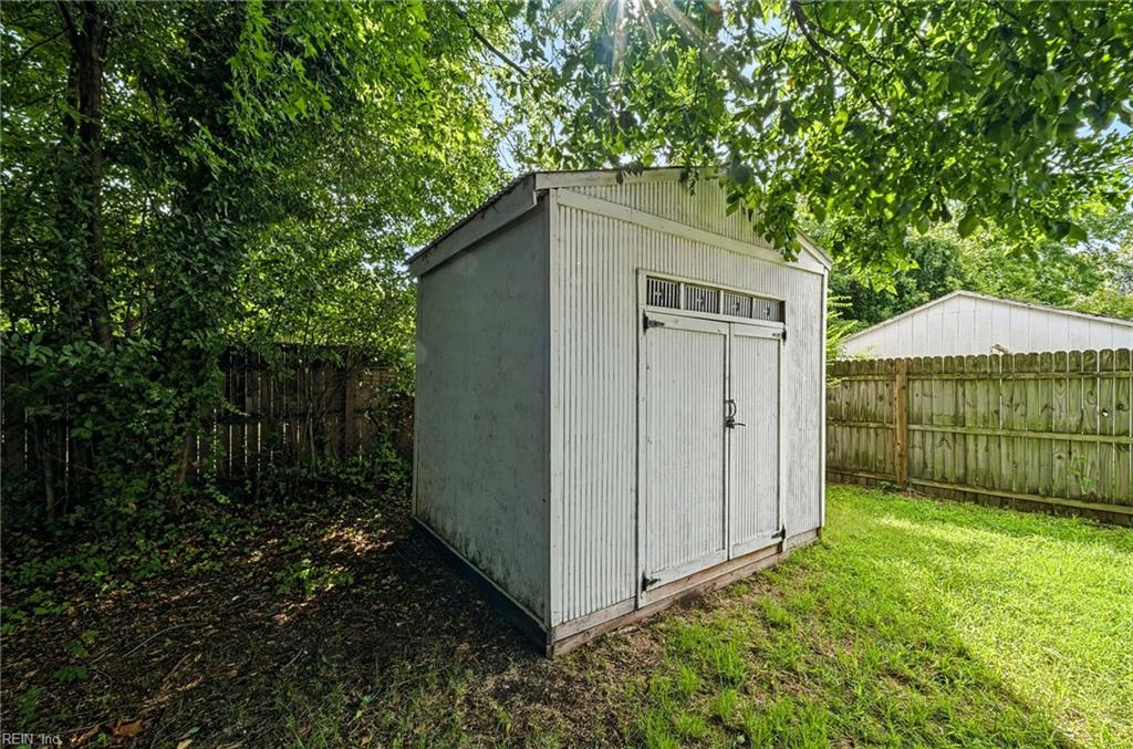 1512 Rolfe Pl Property Photo 25