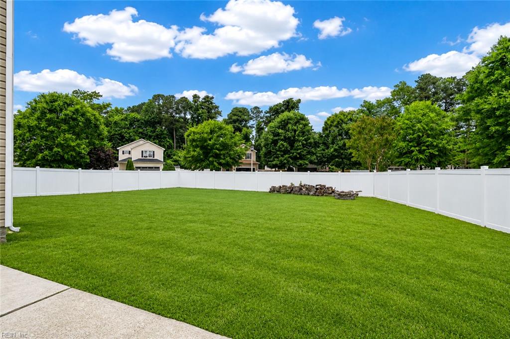 114 Cotswold Ct Property Photo 5