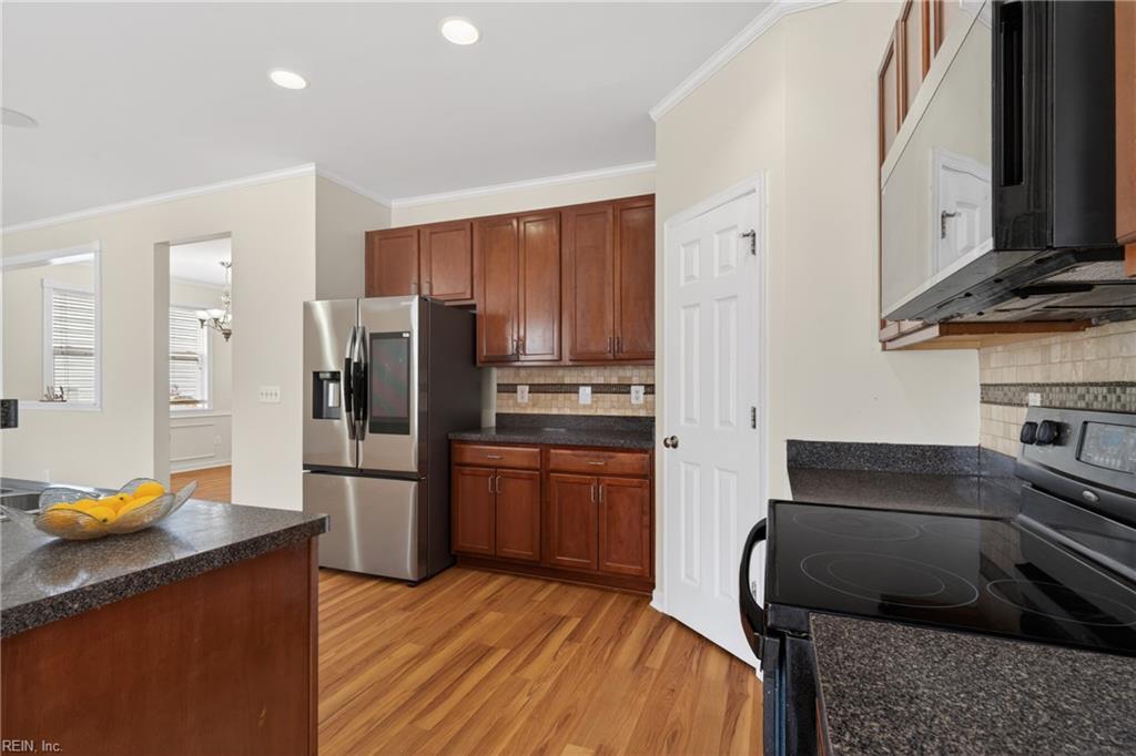 114 Cotswold Ct Property Photo 14
