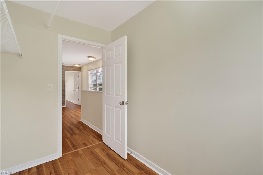 114 Cotswold Ct Property Photo 19