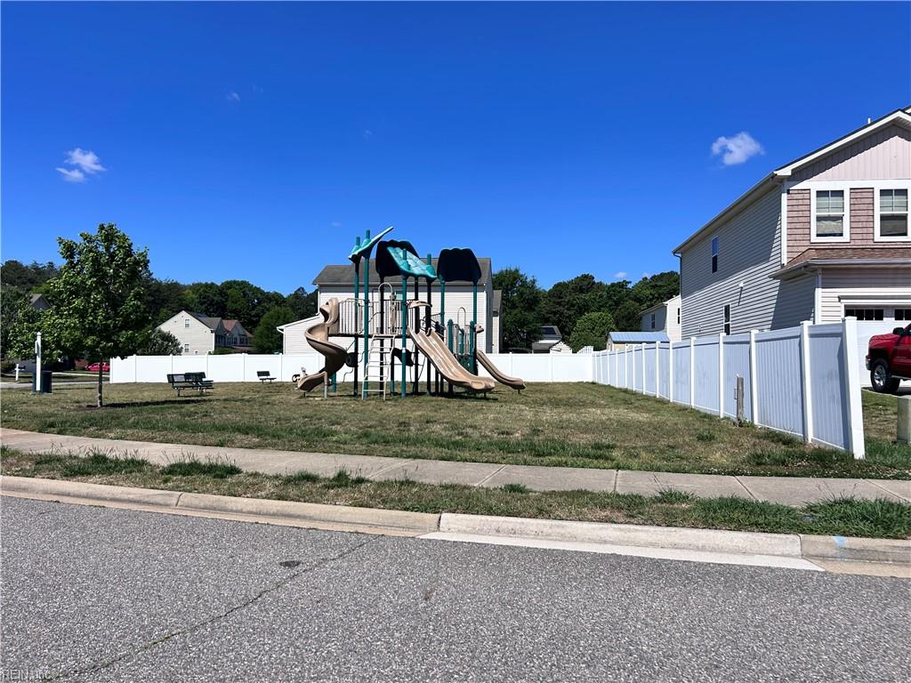 114 Cotswold Ct Property Photo 23