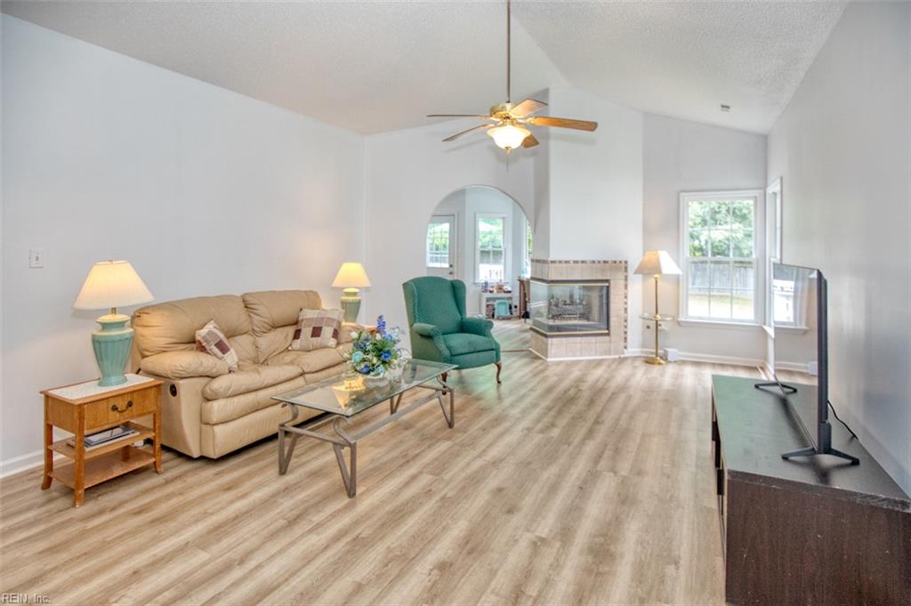 3901 Renick Ln Property Photo 6
