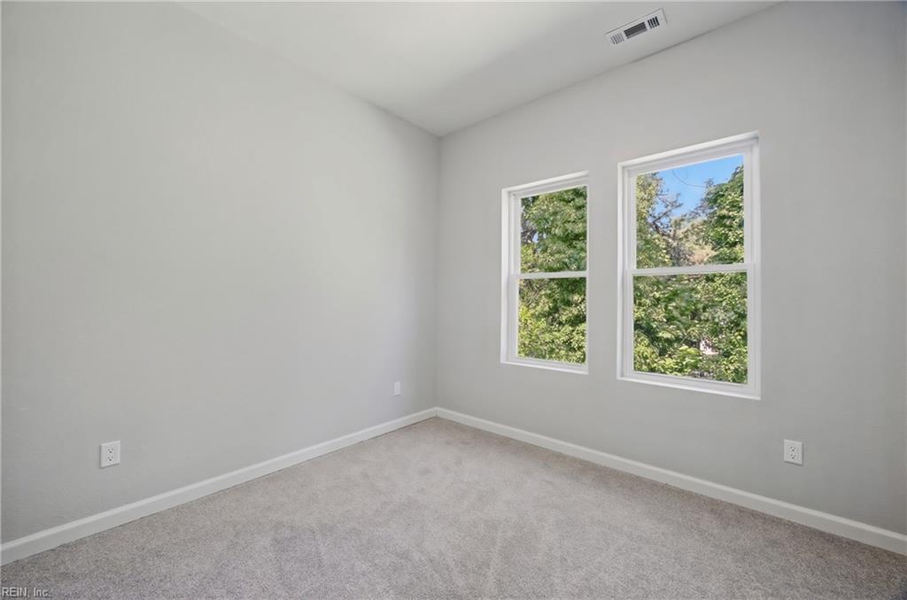 1311 Reservoir Ave Property Photo 11