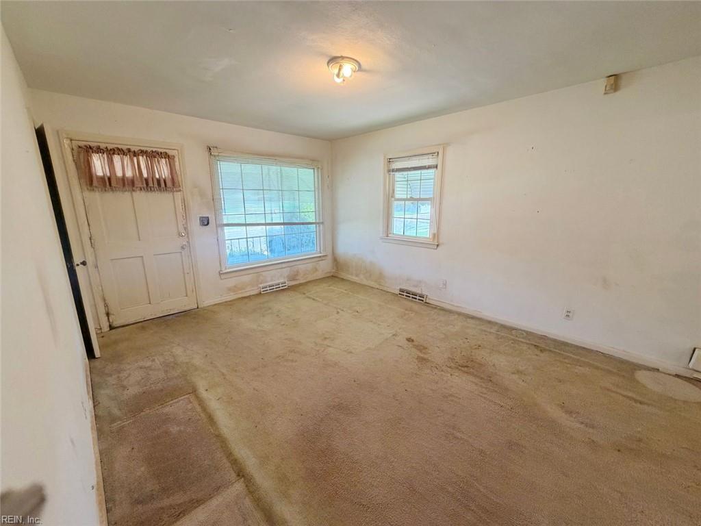 851 Widgeon Rd Property Photo 2