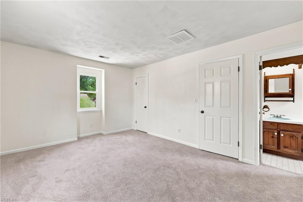 604 Winscott Ct Property Photo 4