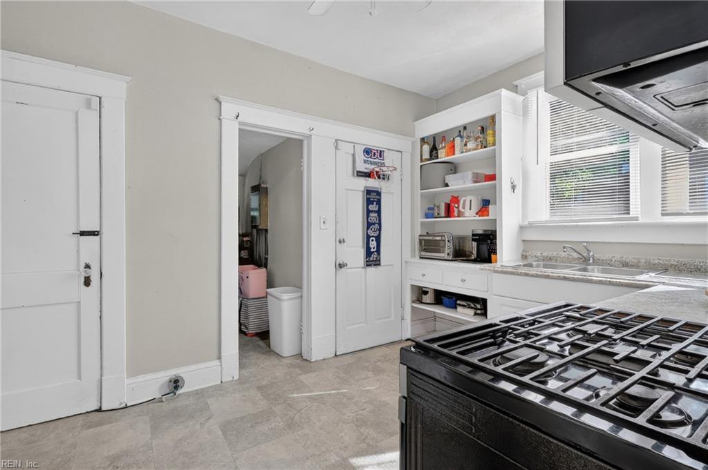1400 Melrose Pw Property Photo 16