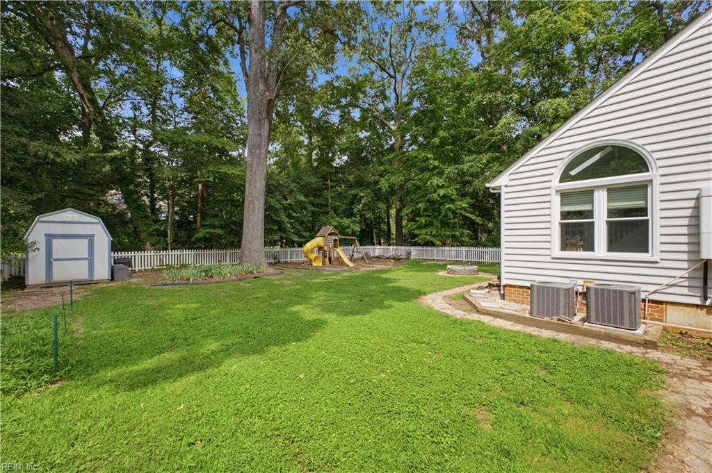 100 Spinnaker Run Ln Property Photo 32