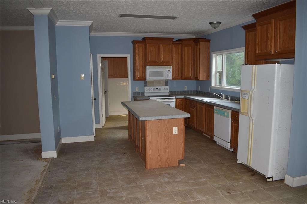 6250 Farmers Dr Property Photo 4