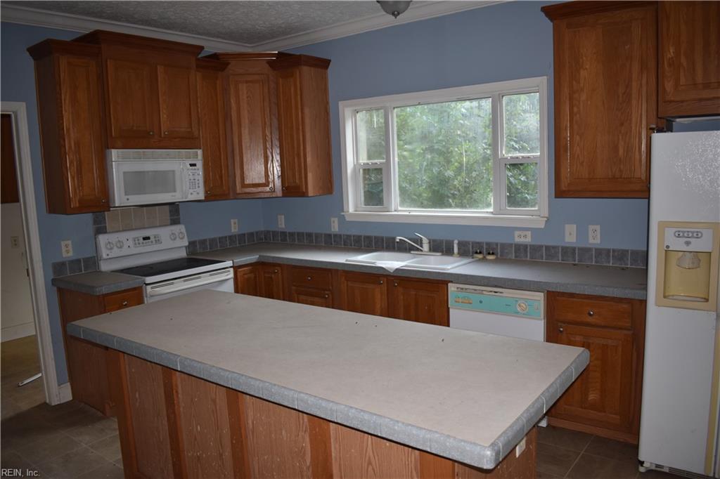 6250 Farmers Dr Property Photo 6