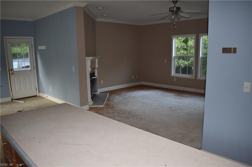 6250 Farmers Dr Property Photo 13