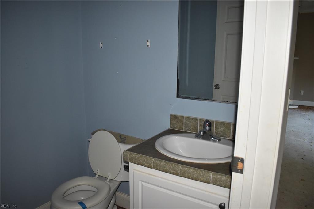 6250 Farmers Dr Property Photo 22