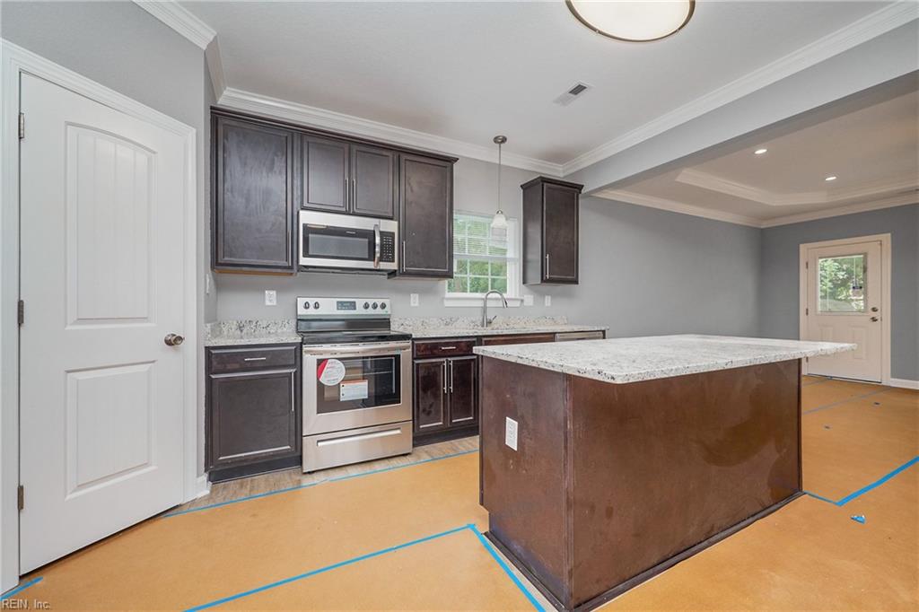 4108 Scott St Property Photo 6